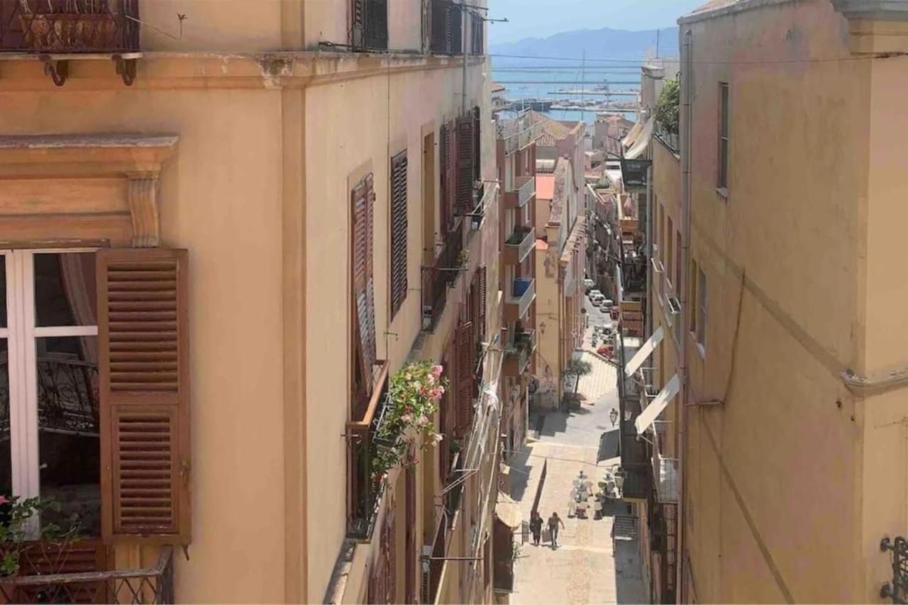 Appartamento Cagliari Centro Con Vista Sul Porto Eksteriør bilde