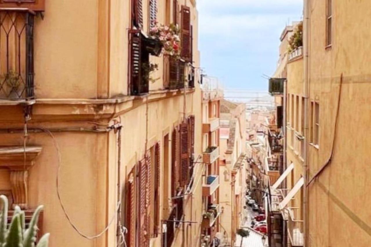 Appartamento Cagliari Centro Con Vista Sul Porto Eksteriør bilde
